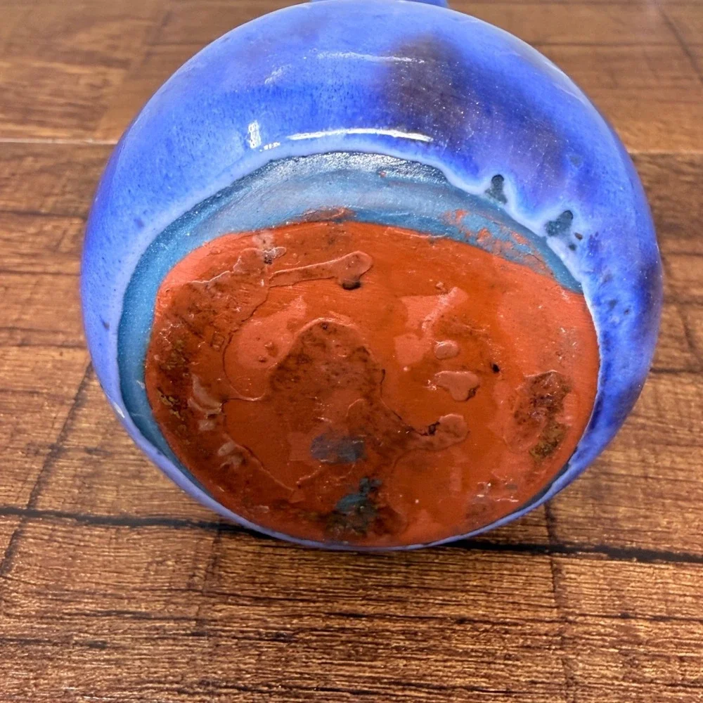 VTG Earthworks Barbados Studio Art Pottery Slender Bud‎ Vase (2006)